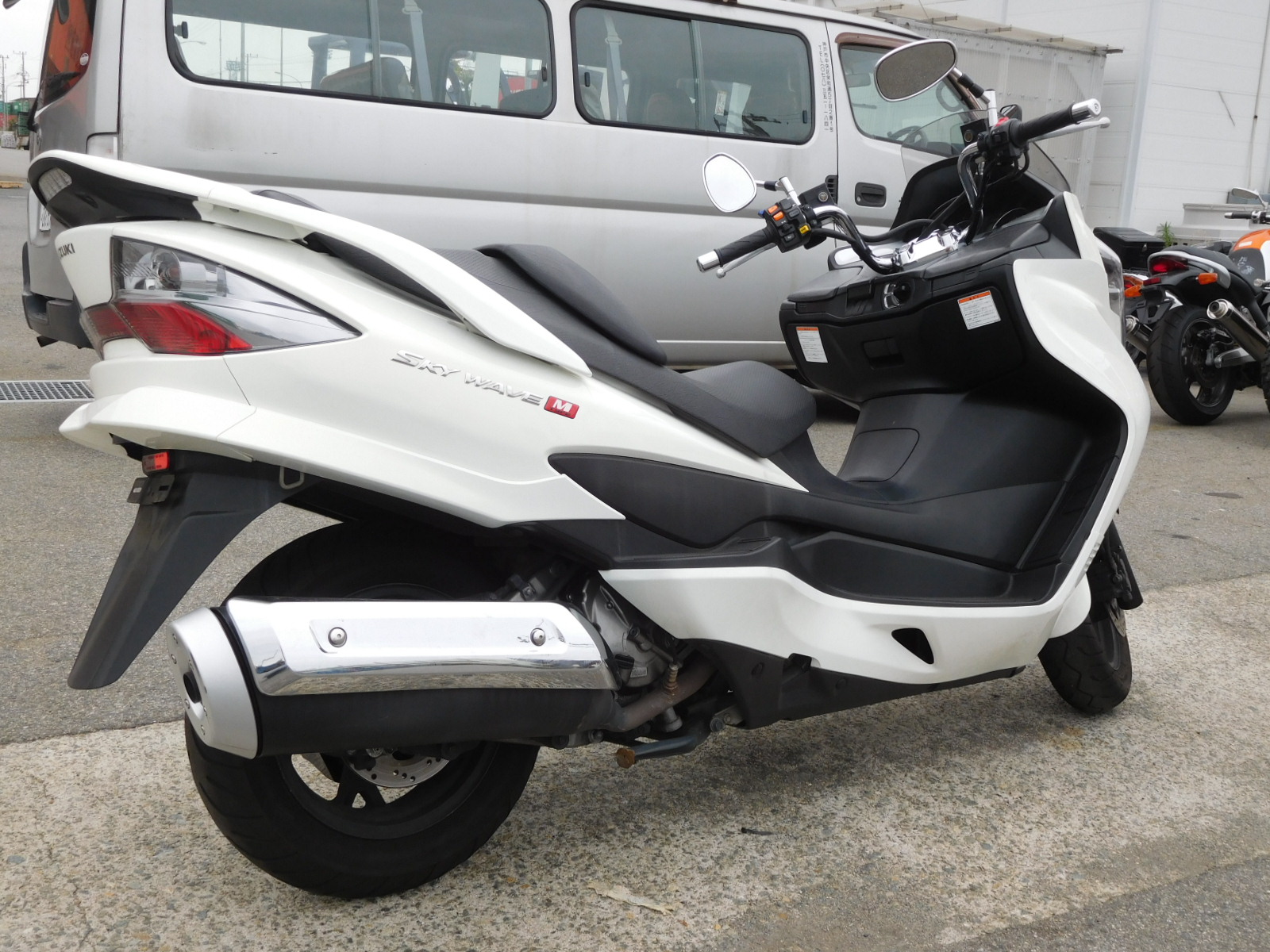 Suzuki skywave. Suzuki Burgman (Skywave) 250. Suzuki Burgman (Skywave) 400. Maxi Scooter Suzuki Skywave. Макси скутер Suzuki Skywave 250.