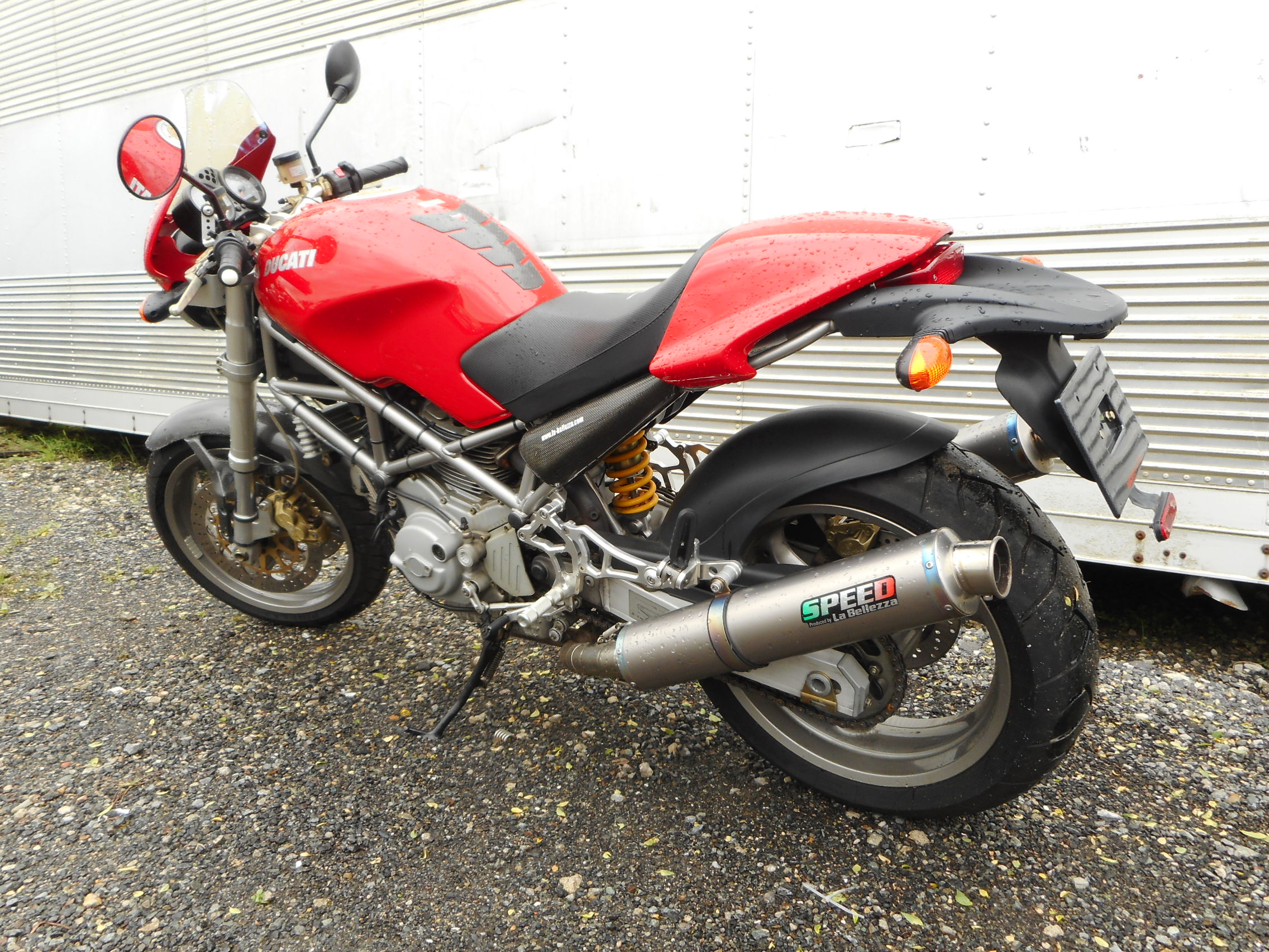 Ducati monster 900. Ducati m900 "Monster". Мотоцикл Дукати монстр 900. Дукати Монстер 900 2002. Мотоцикл Дукати 900 кубов.